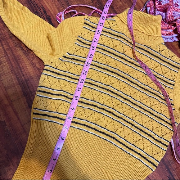 Stoned immaculate yellow turtleneck - Picture 5 of 7